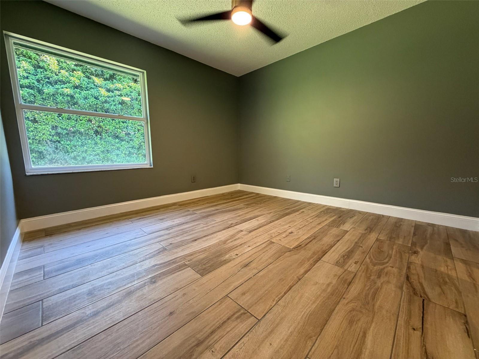 Image 30 of 81 For 9115 Bay Side Court