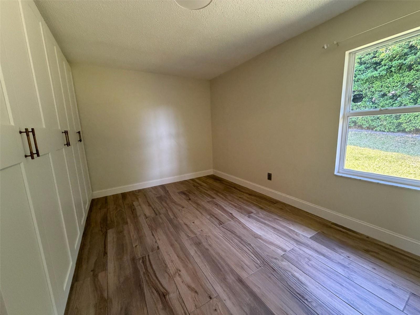 Image 32 of 81 For 9115 Bay Side Court