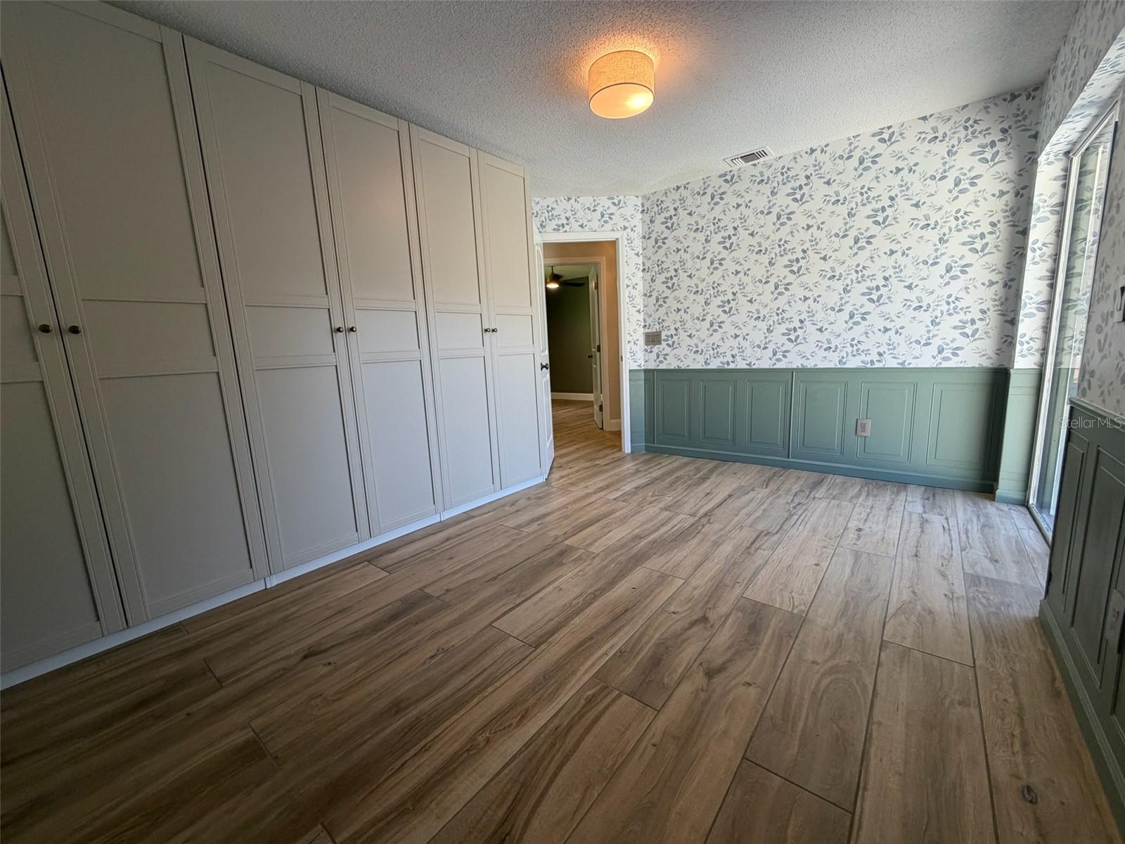 Image 37 of 81 For 9115 Bay Side Court