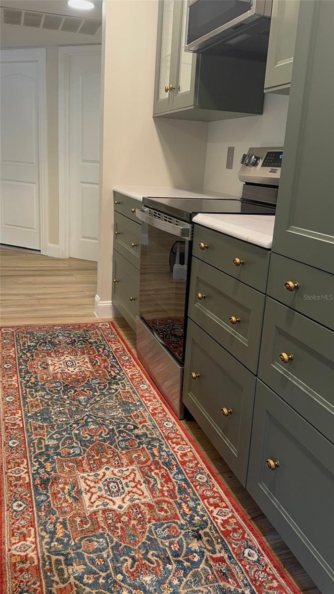 Image 47 of 81 For 9115 Bay Side Court