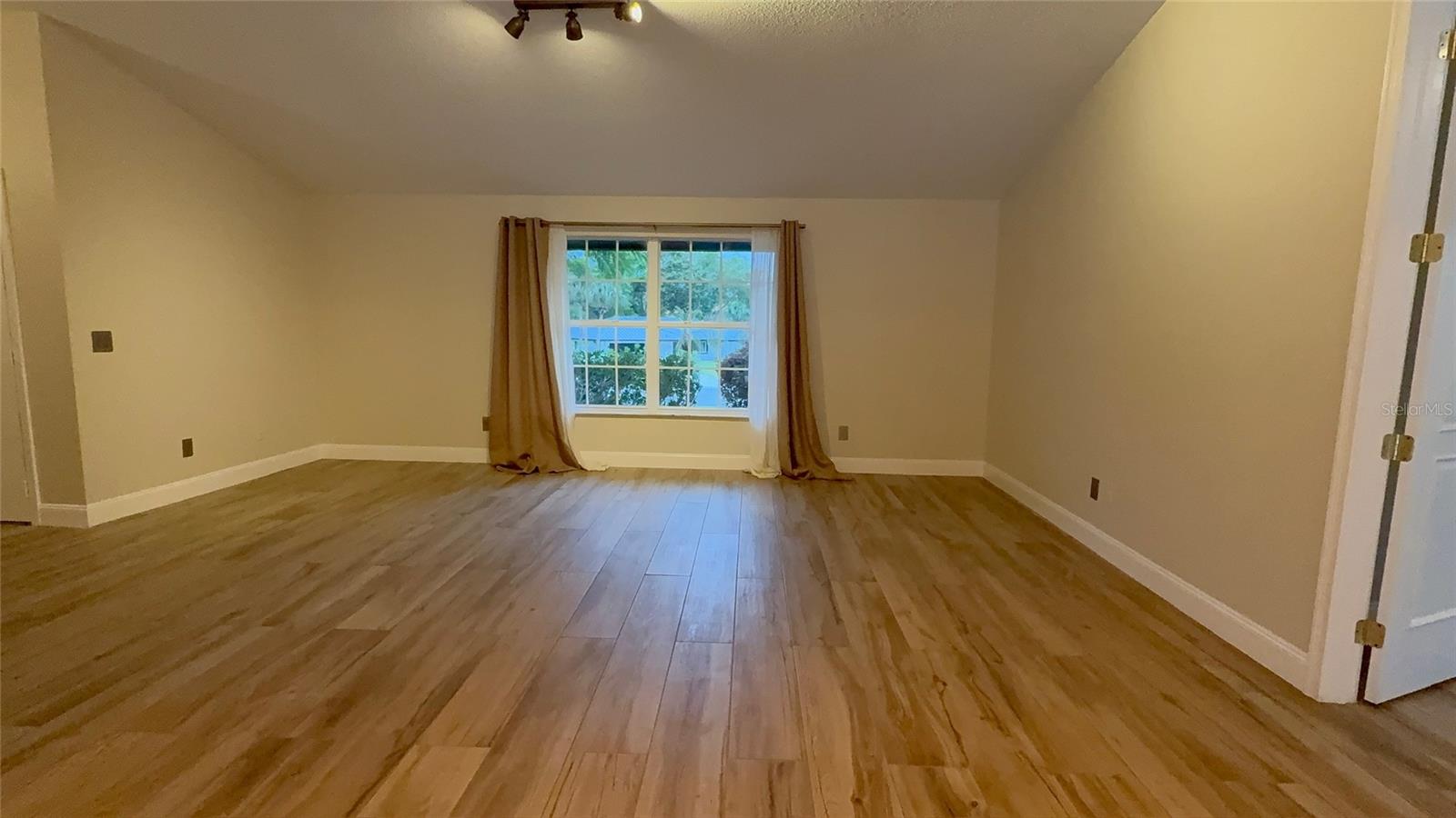 Image 55 of 81 For 9115 Bay Side Court