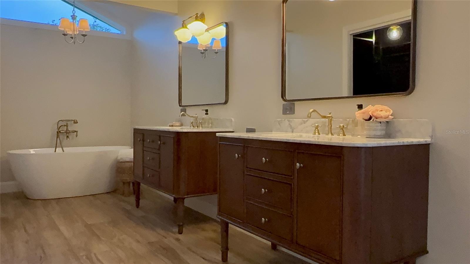 Image 60 of 81 For 9115 Bay Side Court