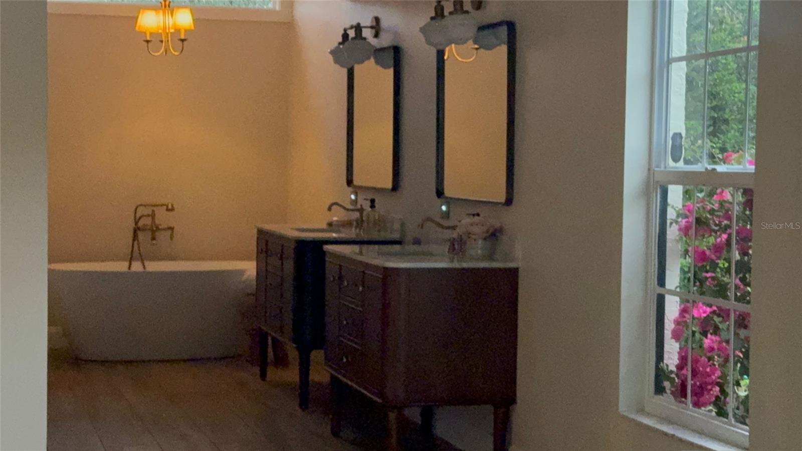 Image 62 of 81 For 9115 Bay Side Court