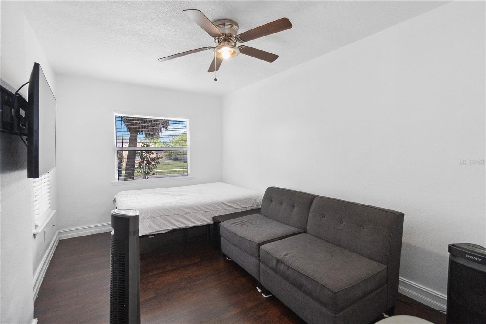 Image 15 of 26 For 634 18th Street