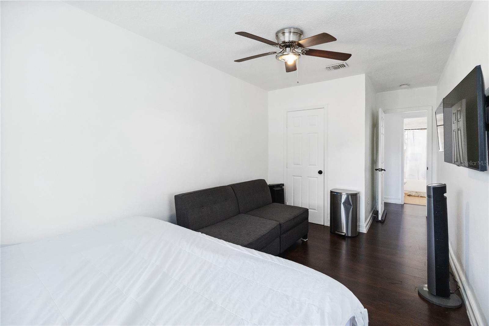 Image 16 of 26 For 634 18th Street