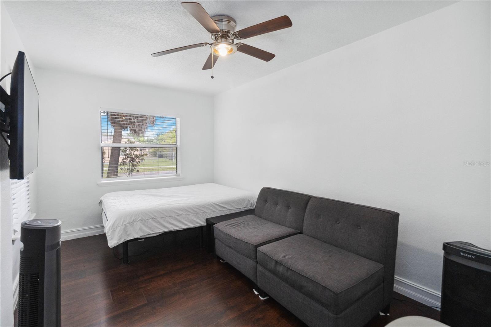 Image 17 of 26 For 634 18th Street