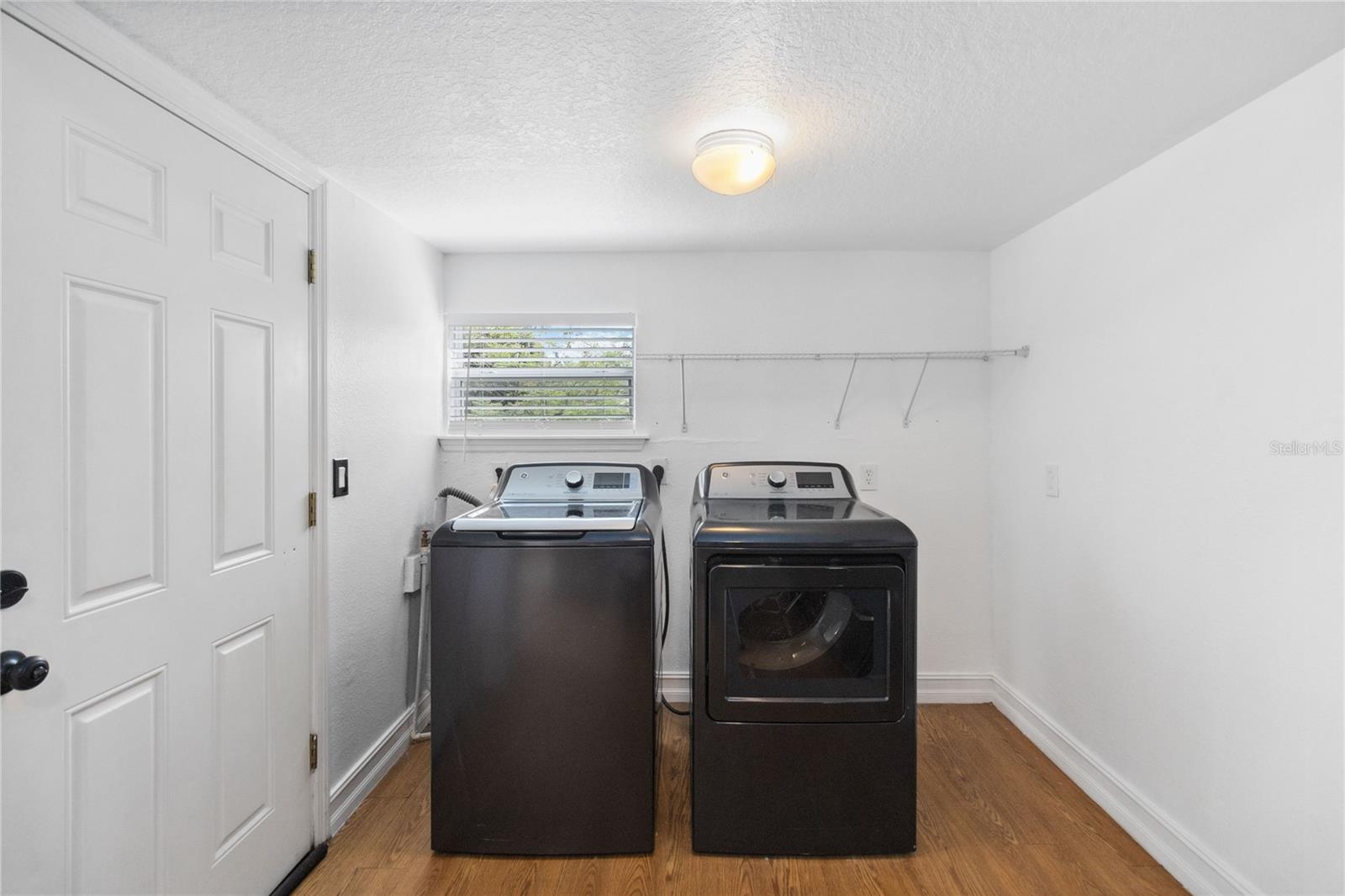 Image 21 of 26 For 634 18th Street