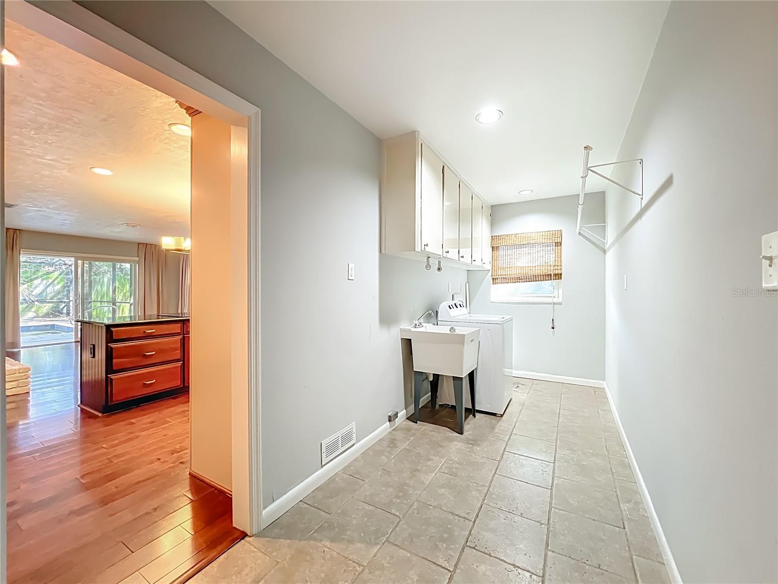 Image 47 of 62 For 823 Granville Drive