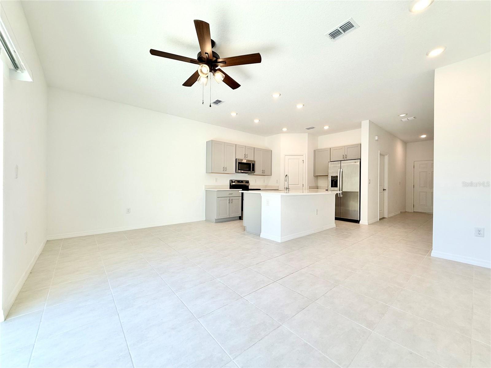 Image 10 of 28 For 348 River Front Way