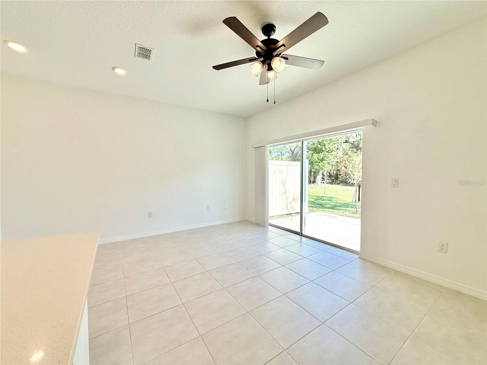 Image 7 of 28 For 348 River Front Way