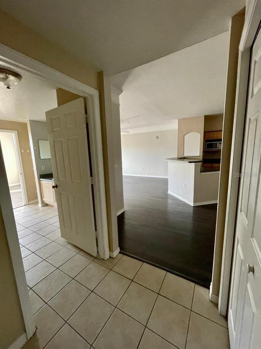 Image 6 of 27 For 6412 Queens Borough Avenue 213