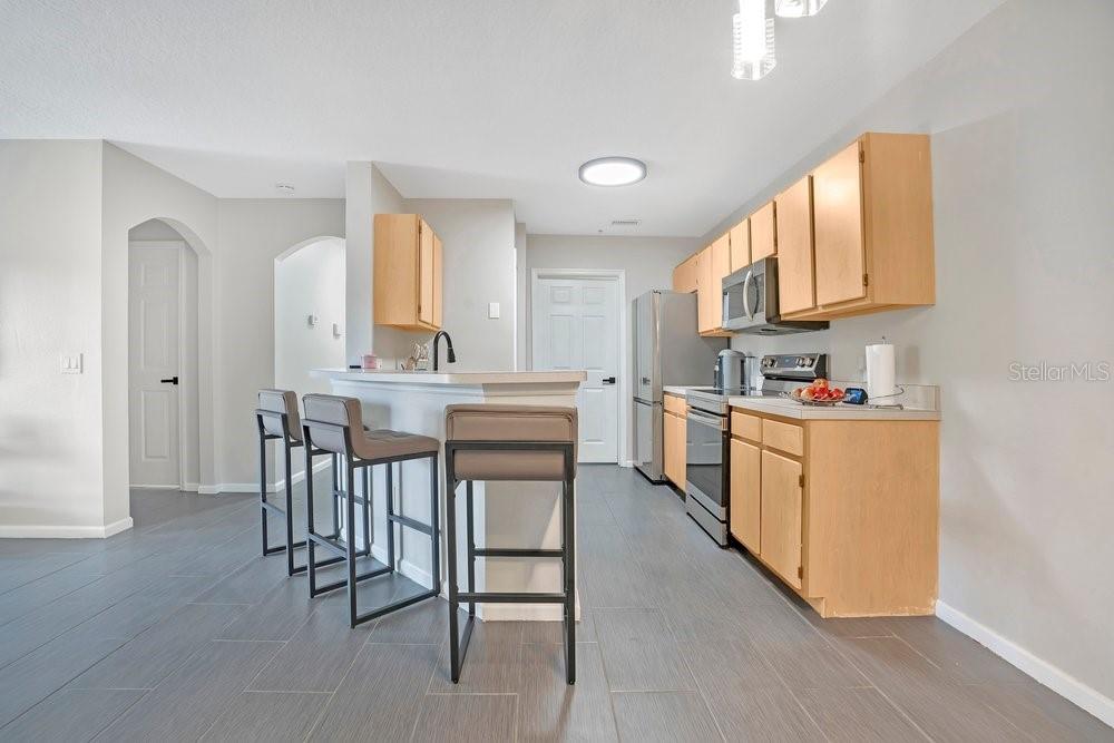 Image 5 of 27 For 6542 Swissco Drive 825