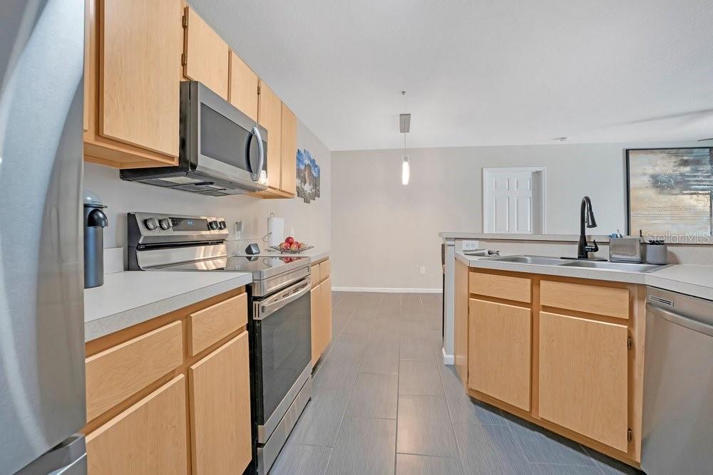 Image 6 of 27 For 6542 Swissco Drive 825