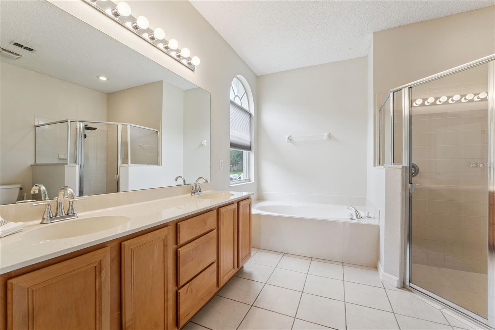 Image 10 of 33 For 1109 Royal Saint George Drive