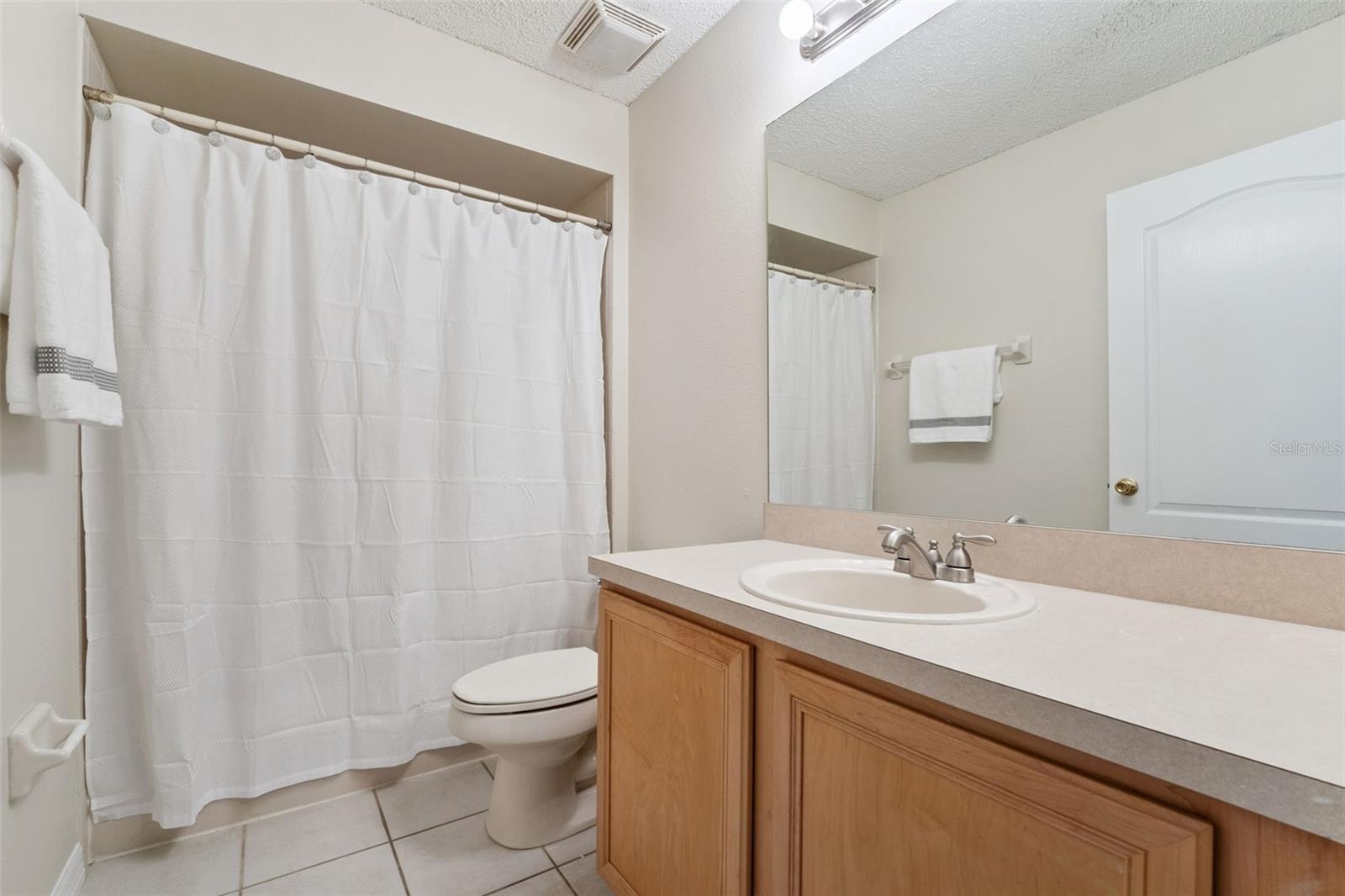 Image 16 of 33 For 1109 Royal Saint George Drive