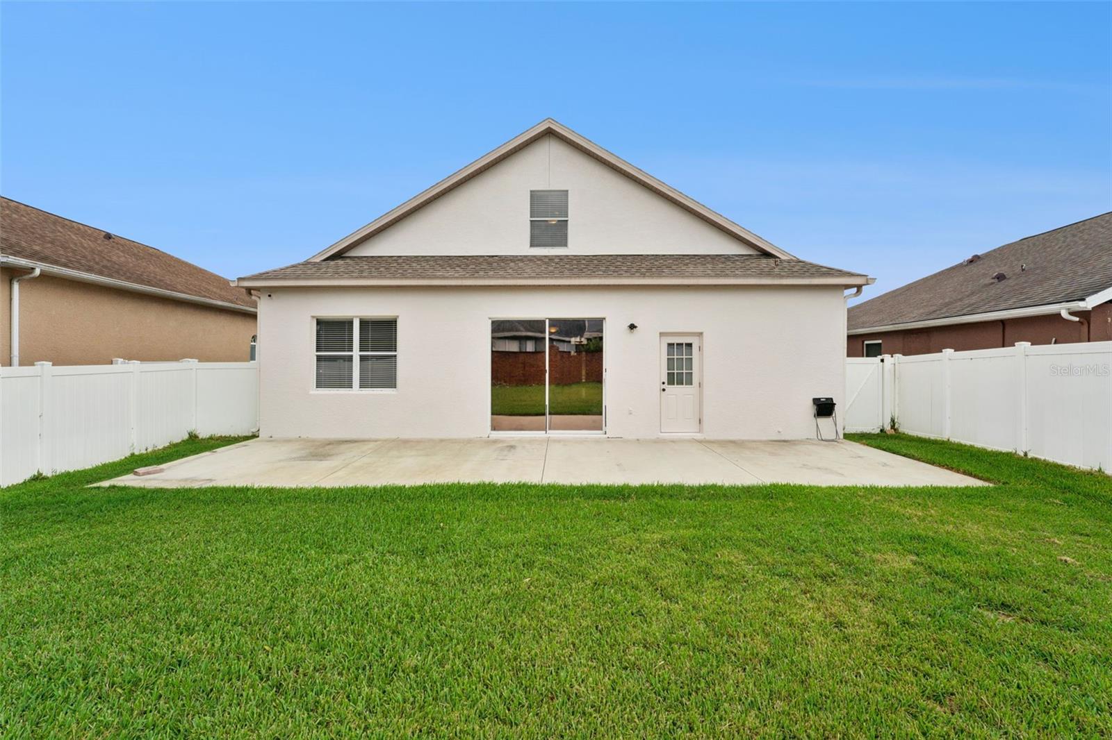 Image 18 of 33 For 1109 Royal Saint George Drive