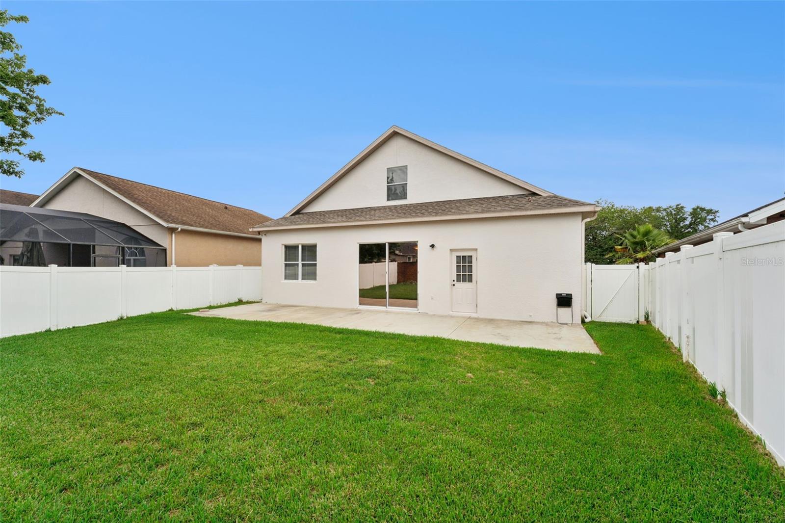 Image 19 of 33 For 1109 Royal Saint George Drive