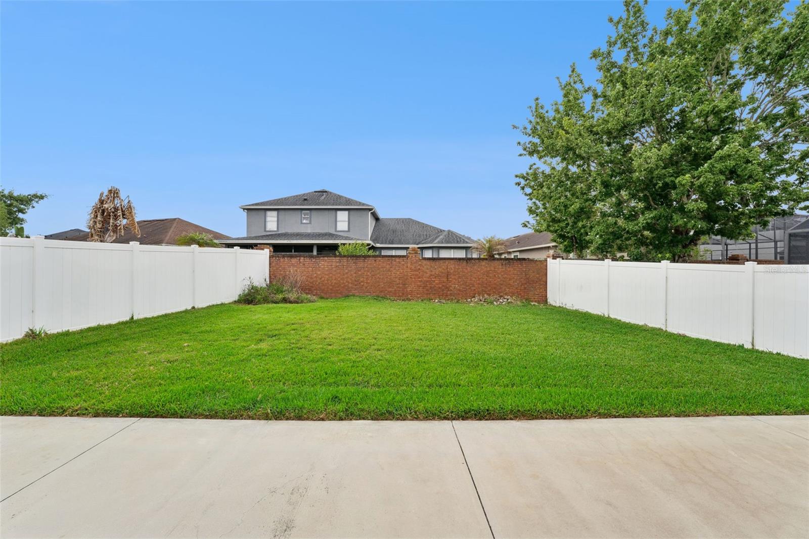 Image 20 of 33 For 1109 Royal Saint George Drive