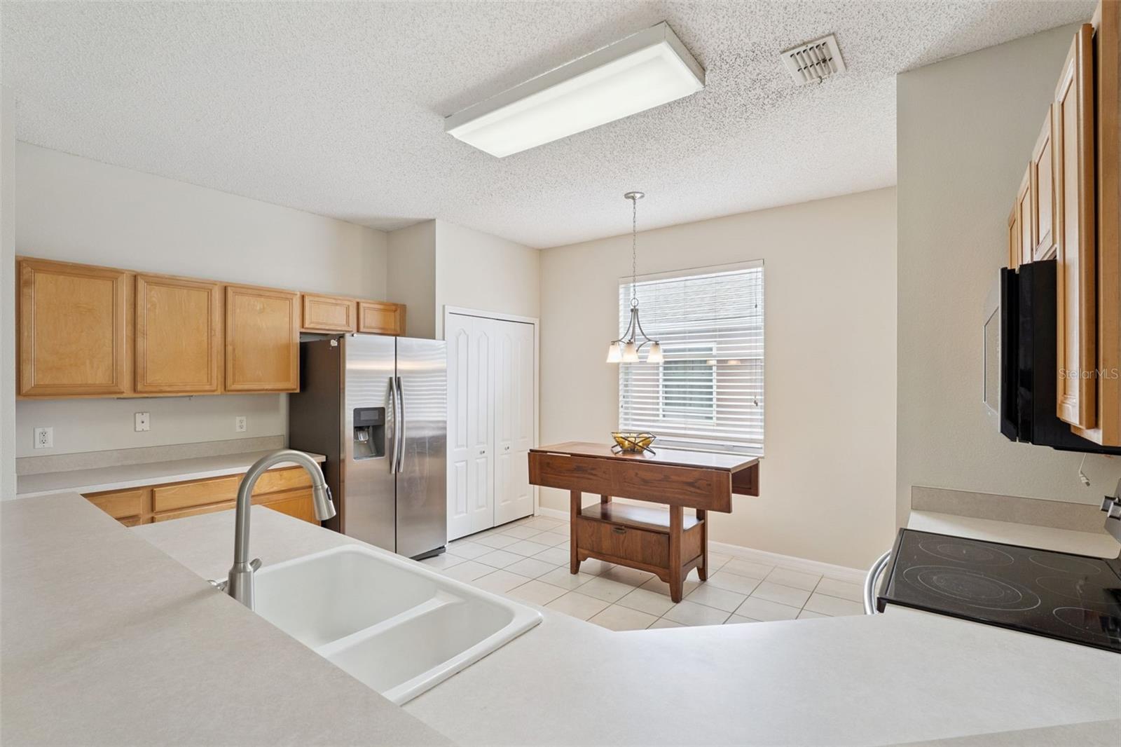 Image 7 of 33 For 1109 Royal Saint George Drive