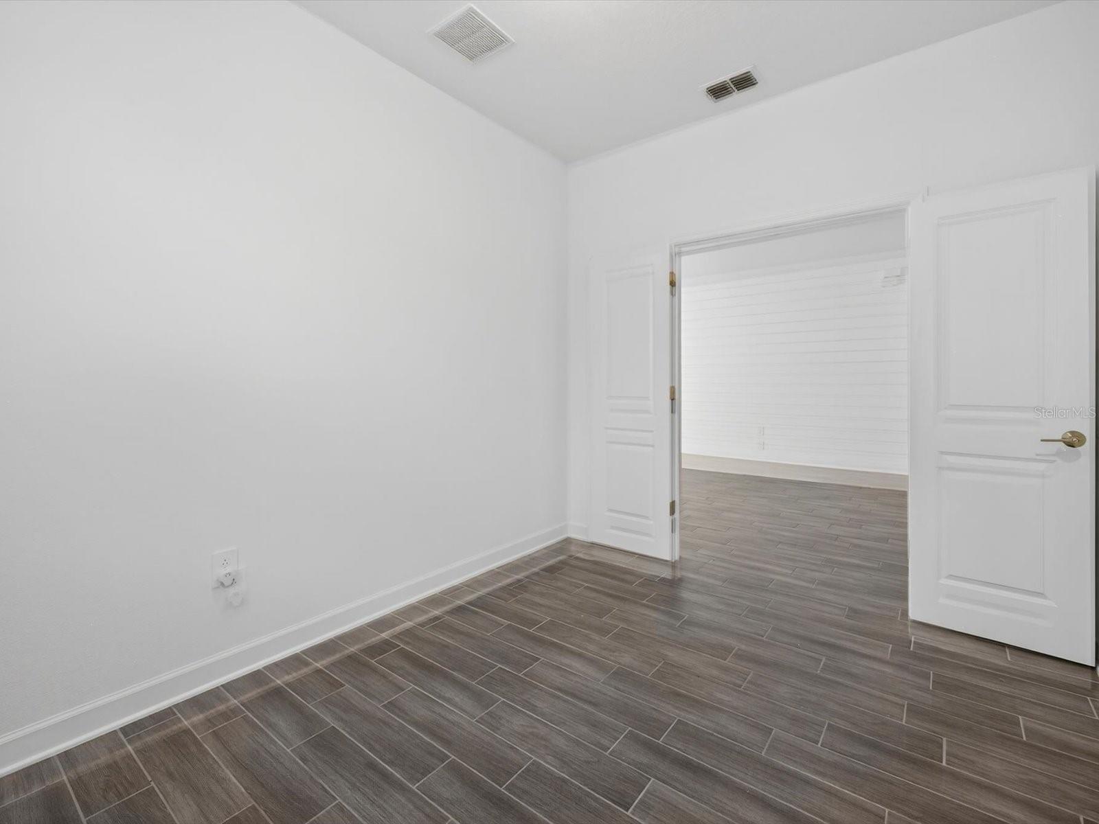 Image 17 of 56 For 2894 Camden Way