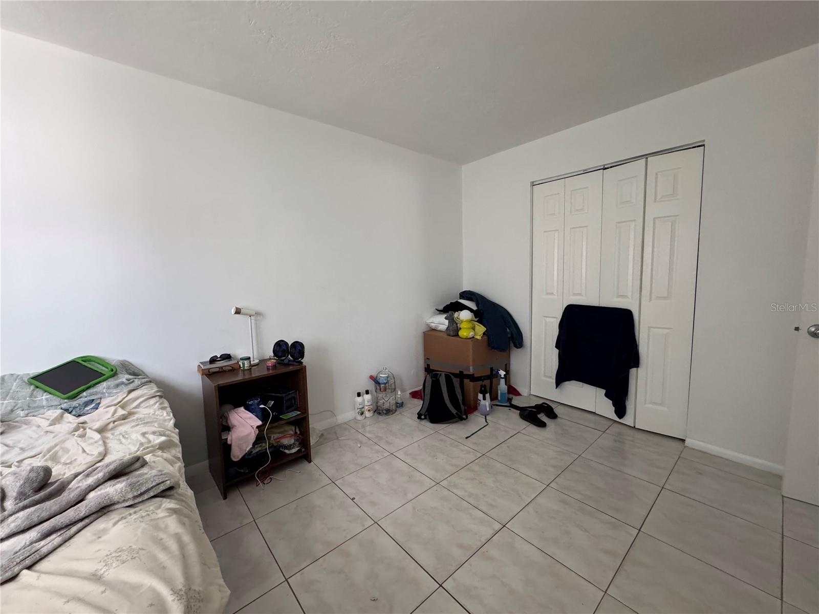 Image 5 of 9 For 714 West Court