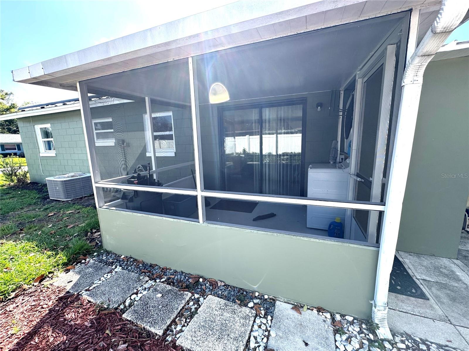 Image 9 of 9 For 714 West Court