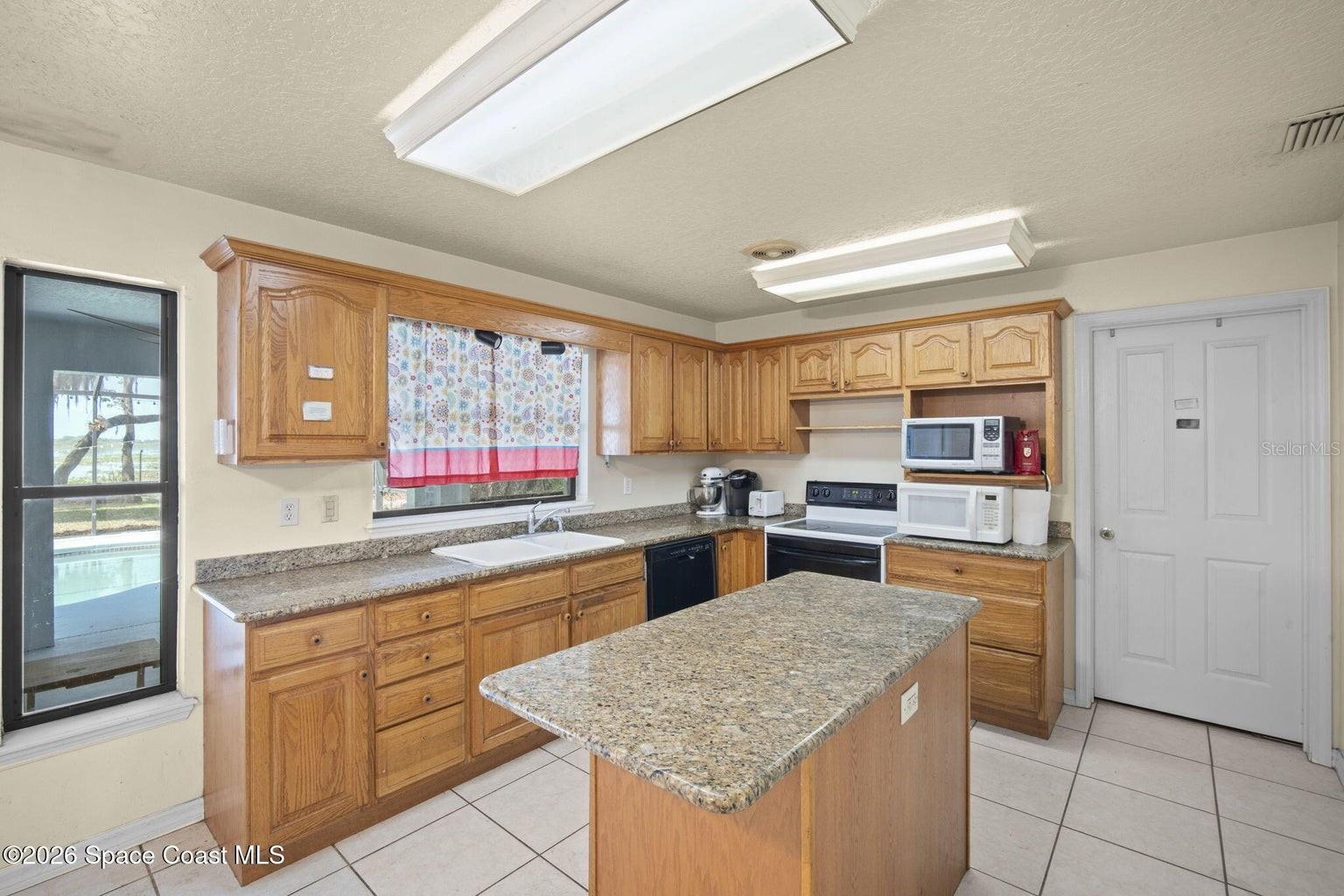 Image 7 of 33 For 130 Carpenter Road