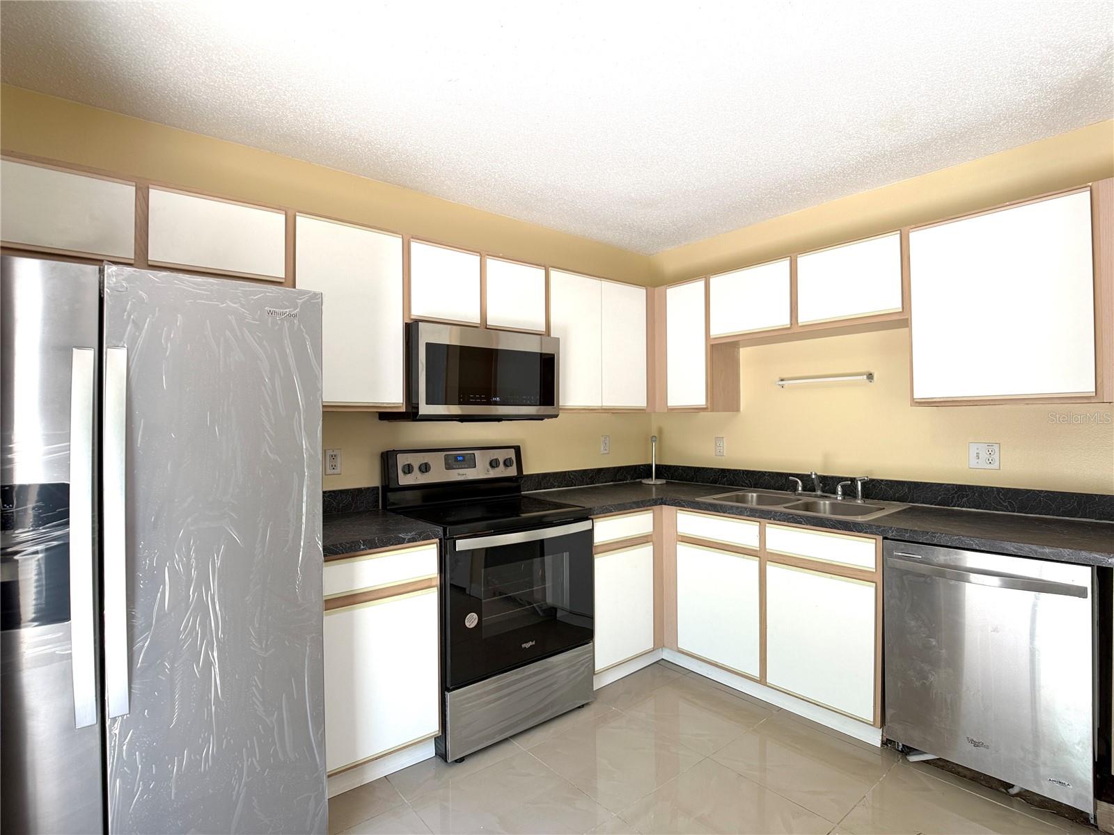 Image 10 of 26 For 781 Palmera Street