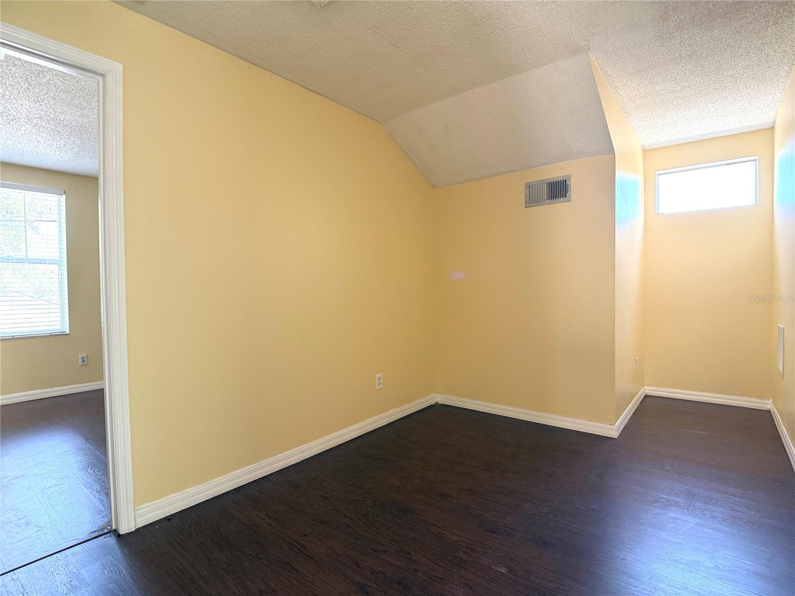Image 17 of 26 For 781 Palmera Street