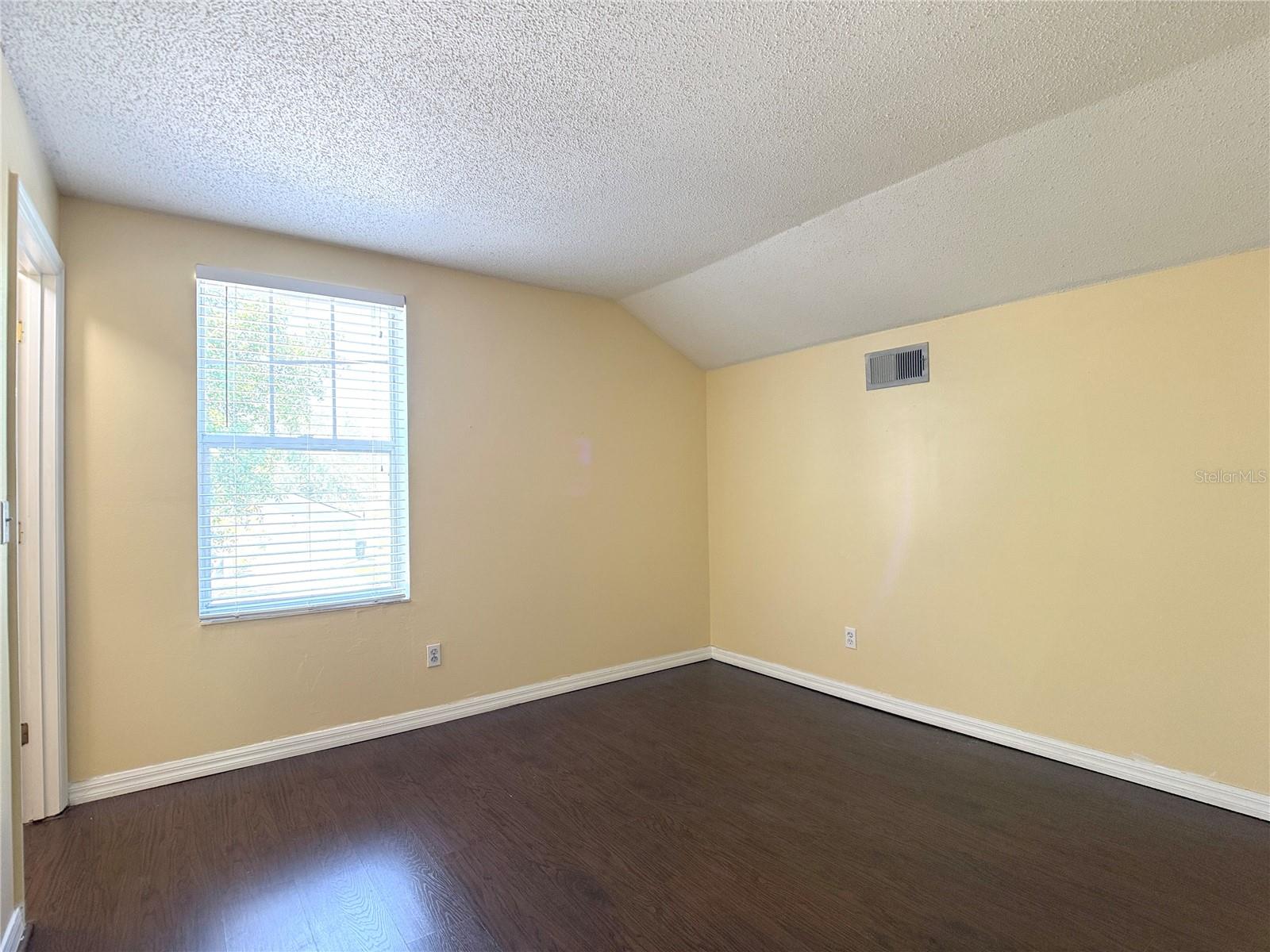 Image 20 of 26 For 781 Palmera Street