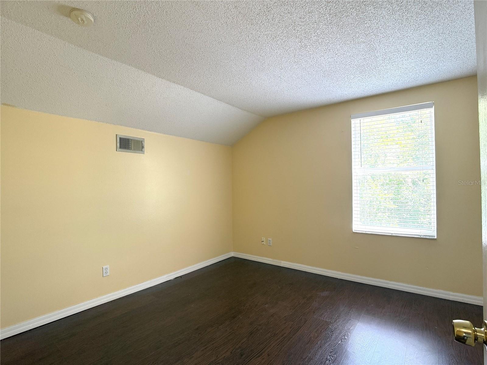 Image 22 of 26 For 781 Palmera Street