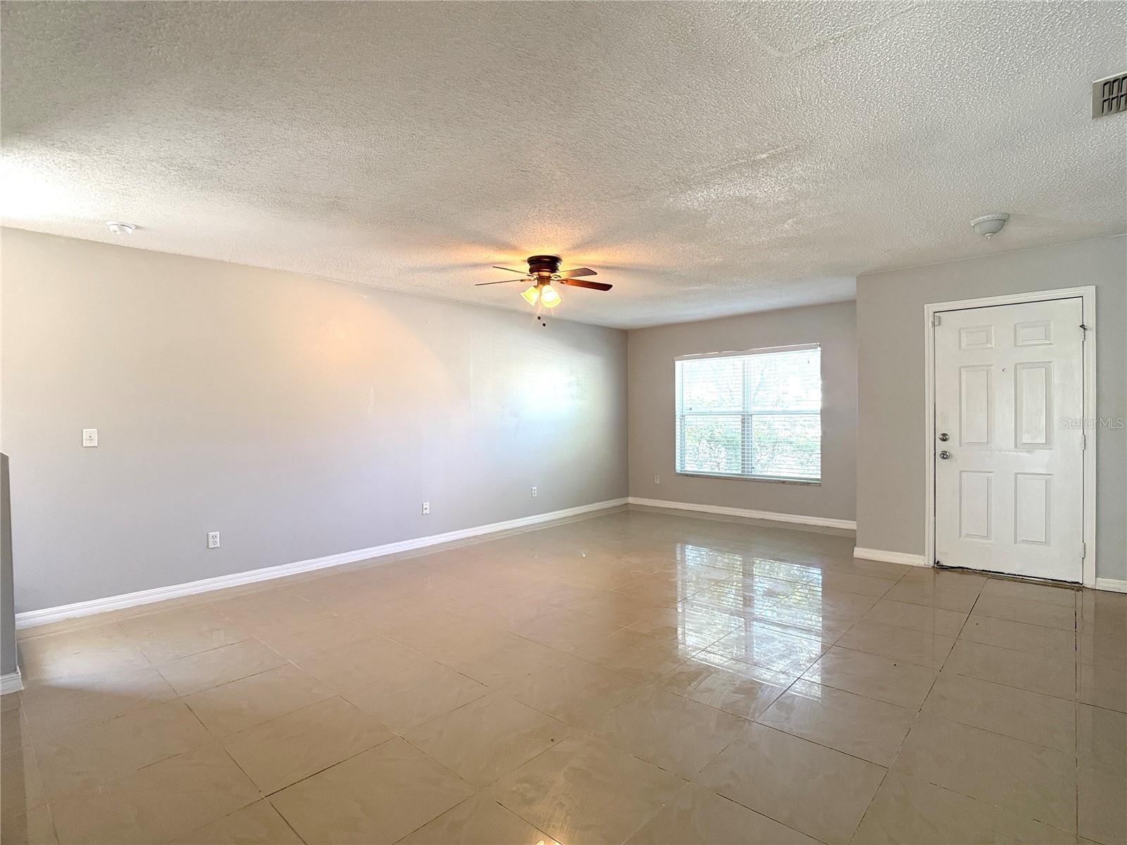 Image 4 of 26 For 781 Palmera Street