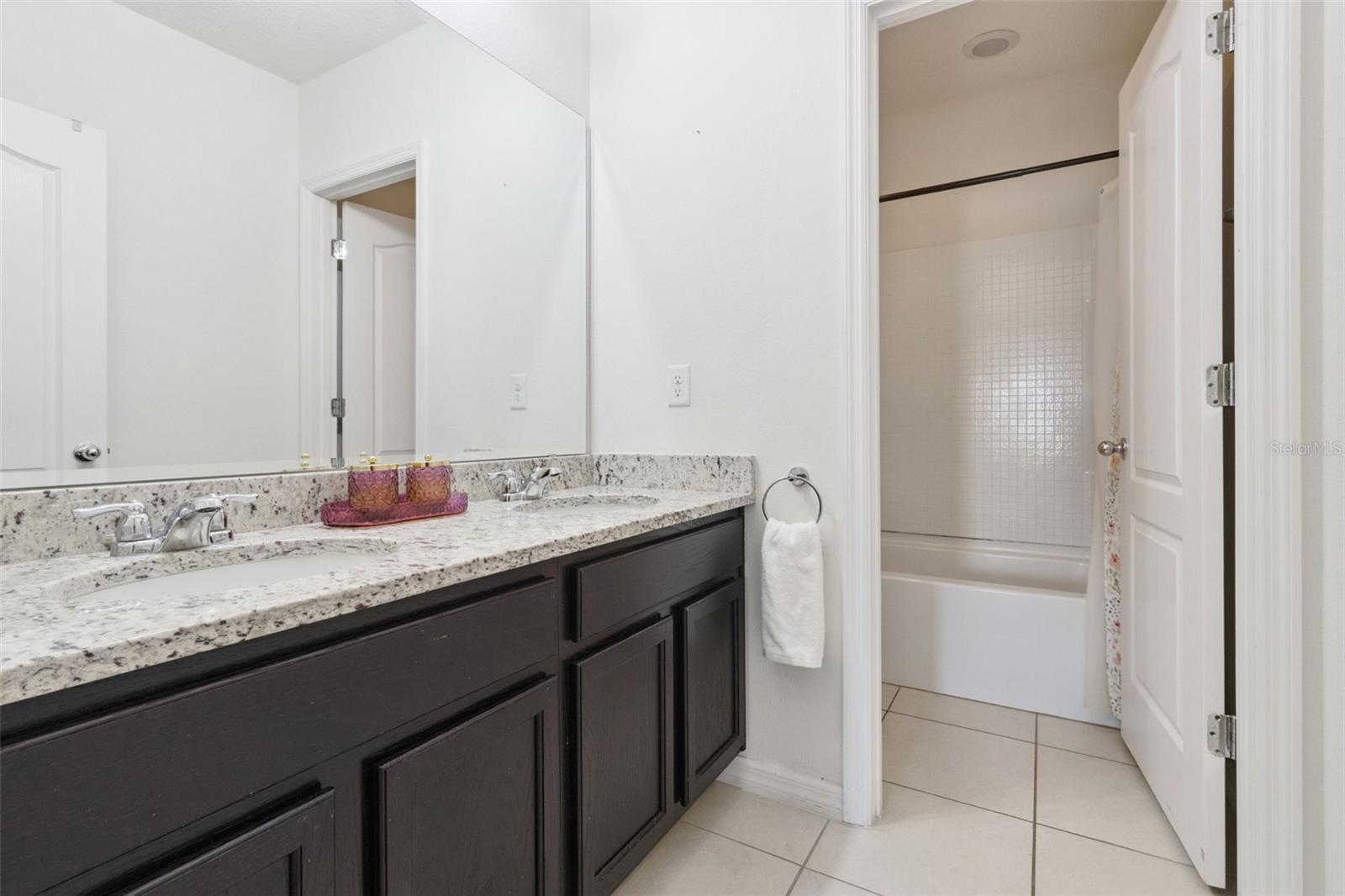 Image 29 of 43 For 5289 Oakbourne Avenue