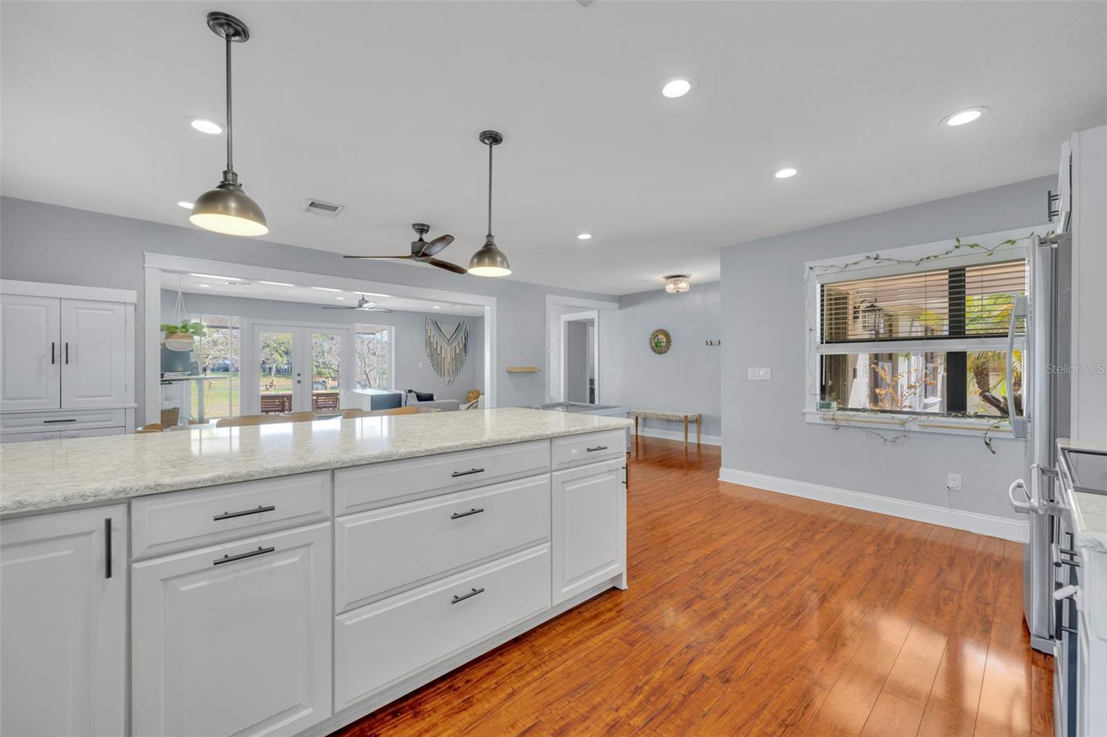 Image 6 of 28 For 1081 Lake Weldona Drive