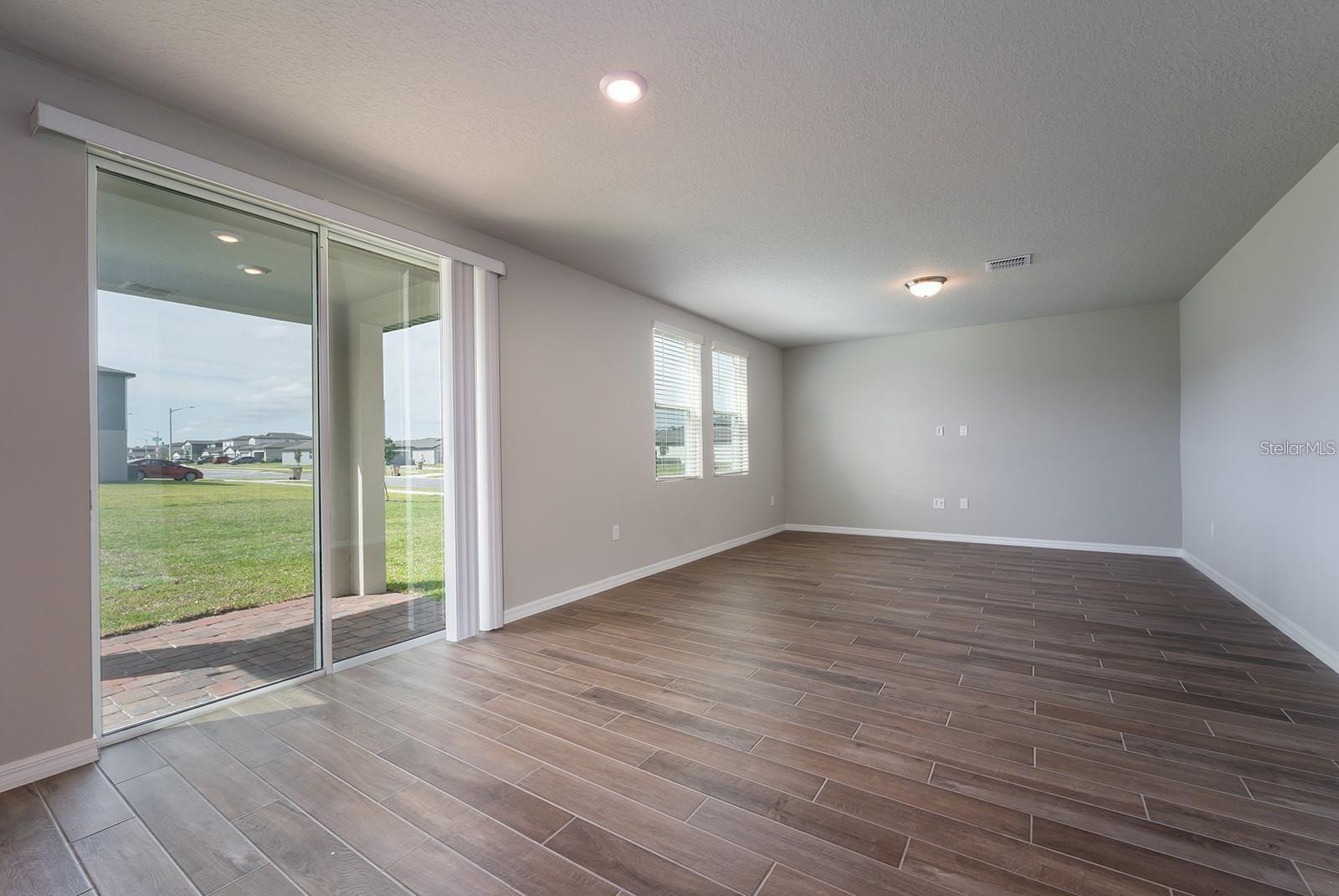 Image 10 of 22 For 5252 Sanders Oak Trail