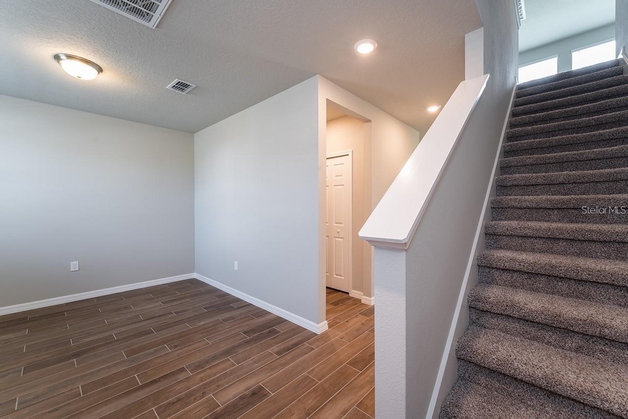 Image 12 of 22 For 5252 Sanders Oak Trail