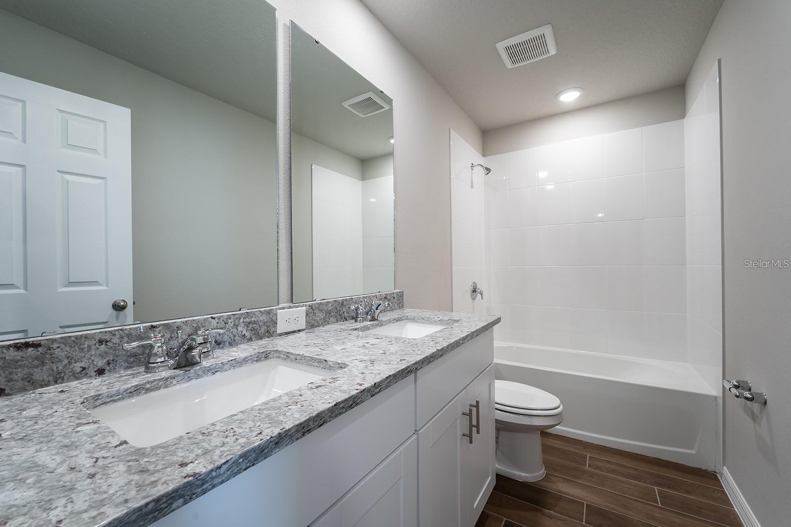 Image 16 of 22 For 5252 Sanders Oak Trail