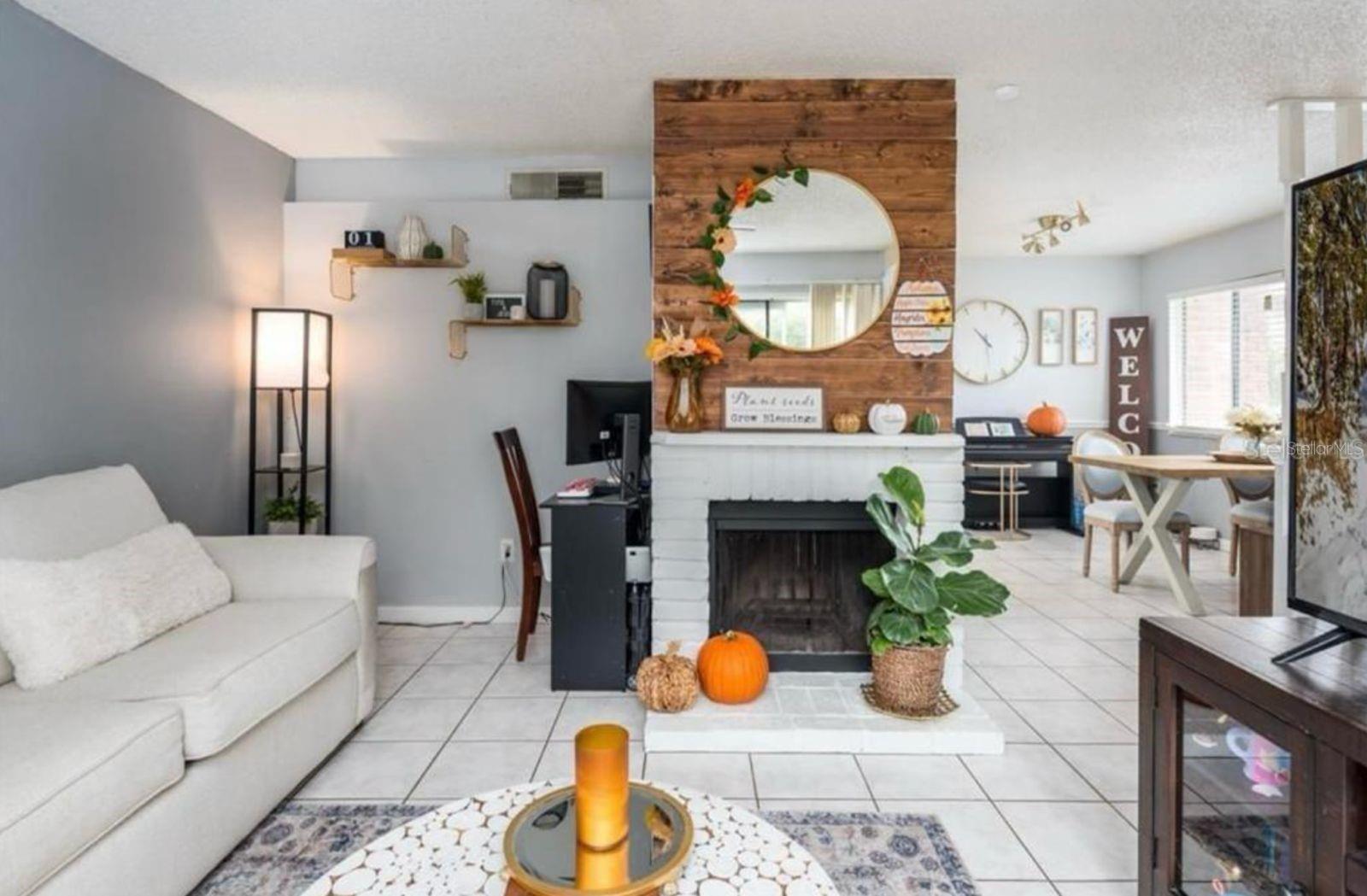 Image 2 of 10 For 2342 Huntington Green Court 2