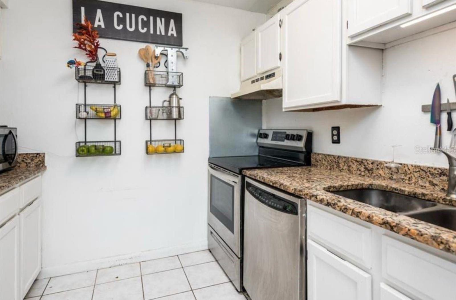 Image 5 of 10 For 2342 Huntington Green Court 2