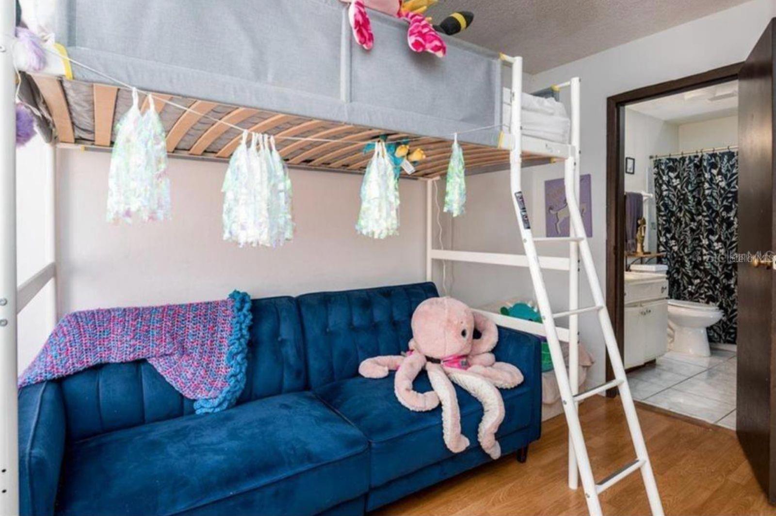 Image 9 of 10 For 2342 Huntington Green Court 2