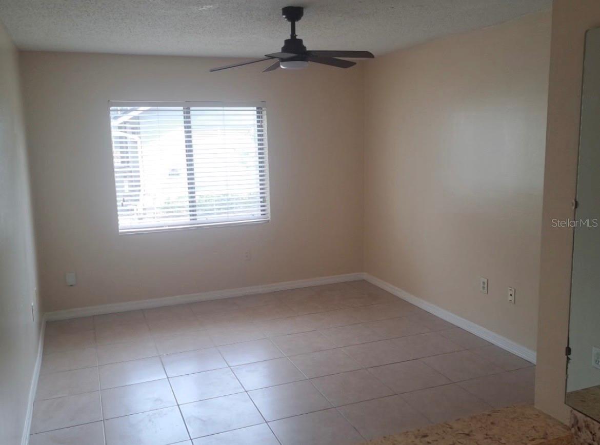 Image 11 of 15 For 2227 Stonington Avenue 2227