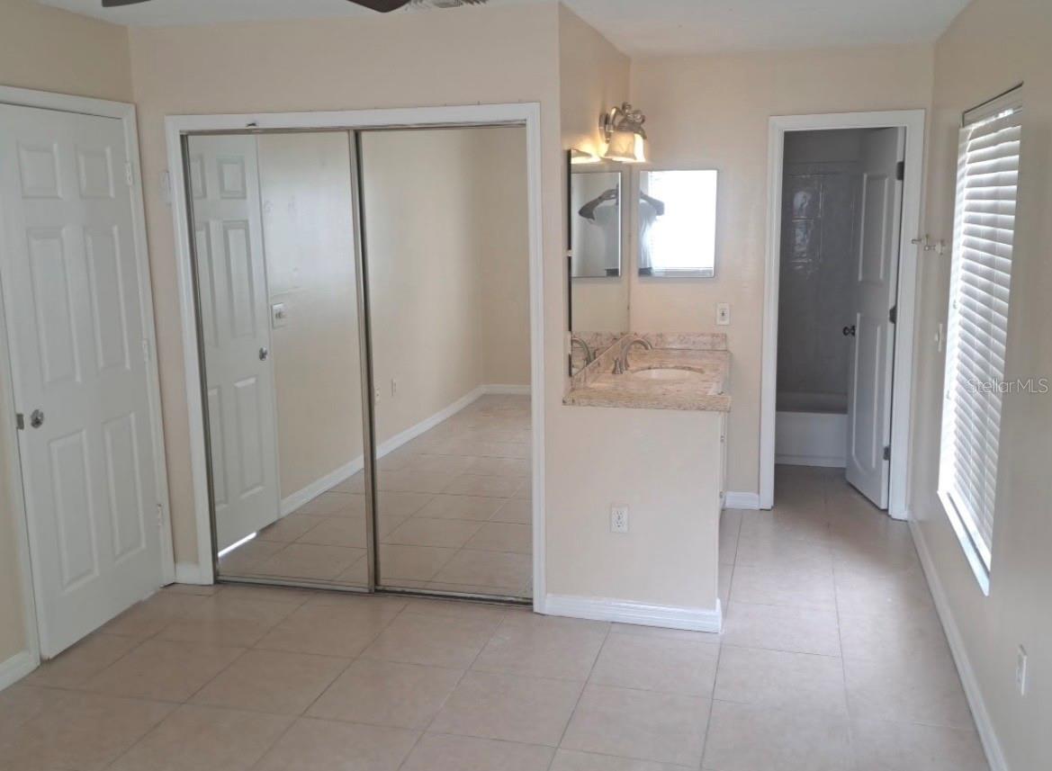 Image 13 of 15 For 2227 Stonington Avenue 2227