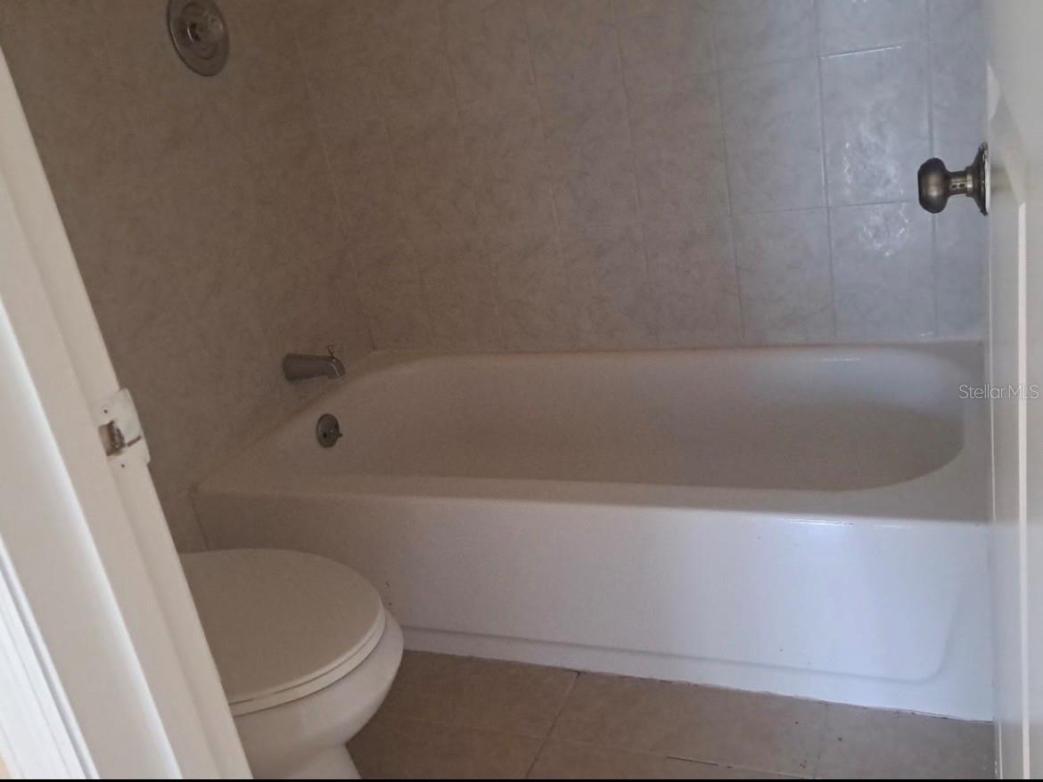 Image 14 of 15 For 2227 Stonington Avenue 2227