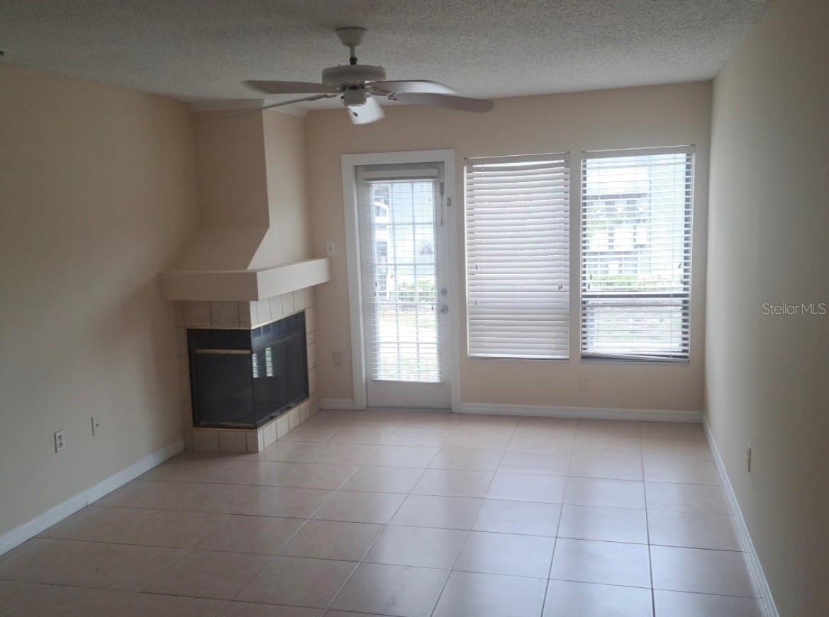 Image 6 of 15 For 2227 Stonington Avenue 2227