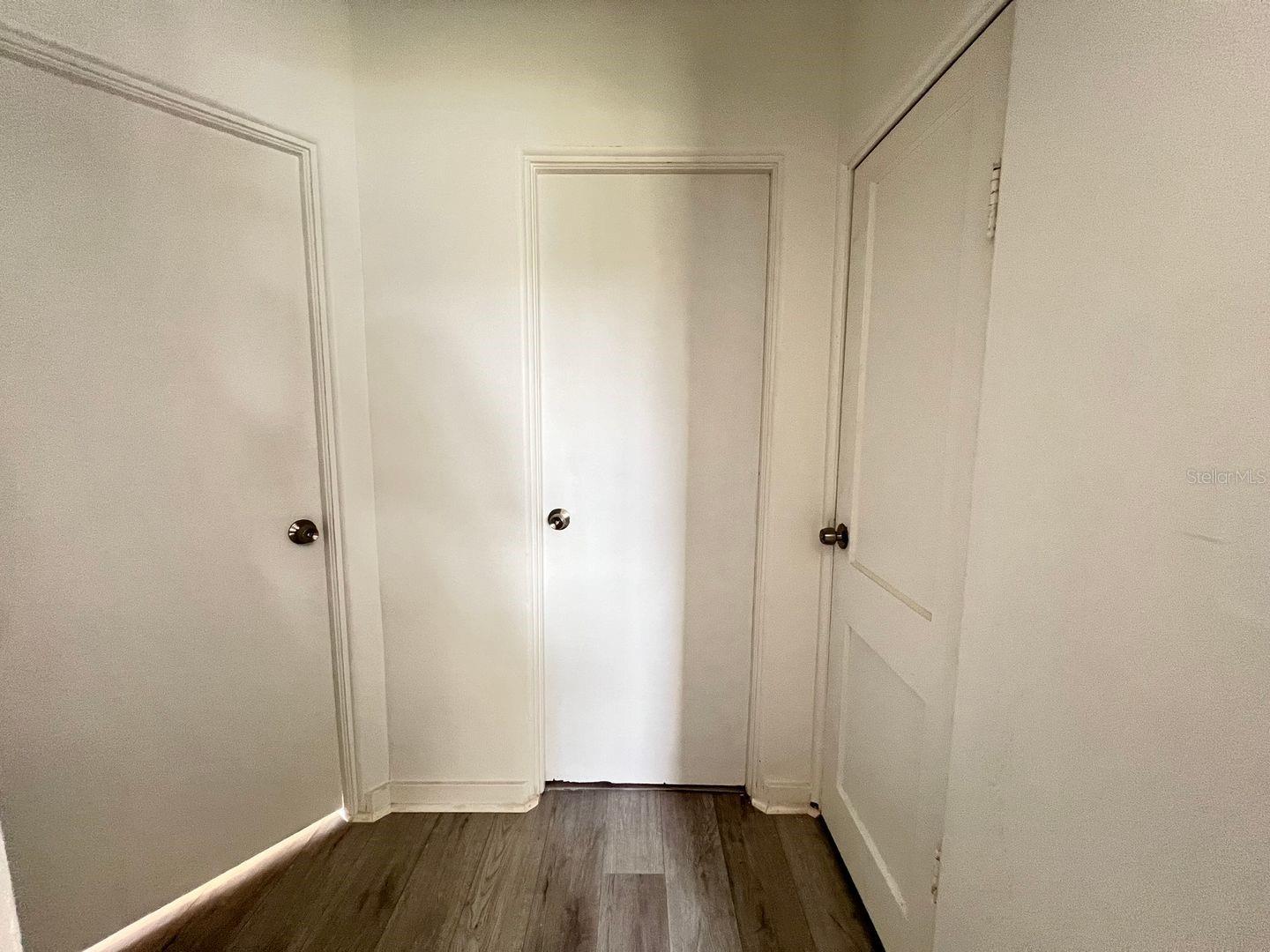 Image 11 of 19 For 107 Oakland Drive