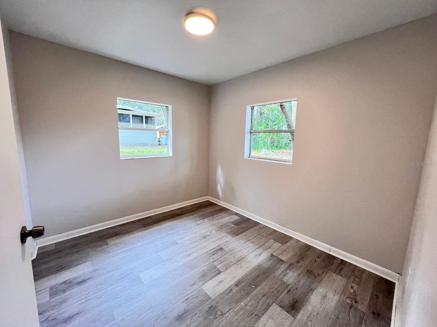 Image 12 of 19 For 107 Oakland Drive