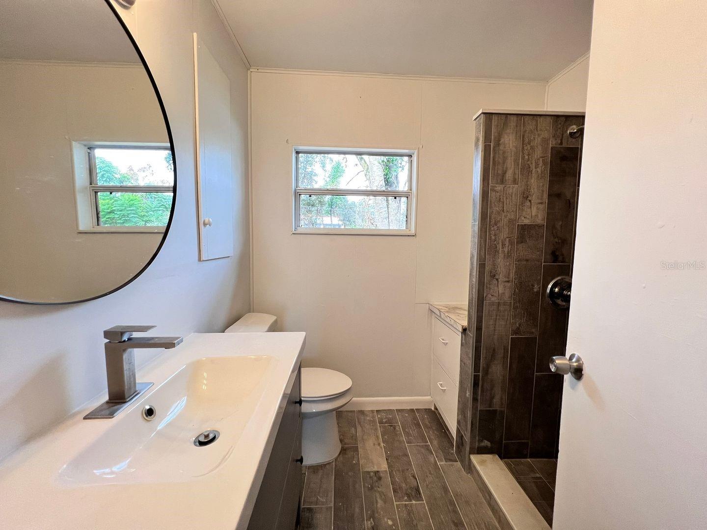 Image 14 of 19 For 107 Oakland Drive