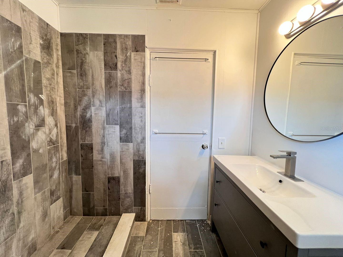 Image 15 of 19 For 107 Oakland Drive