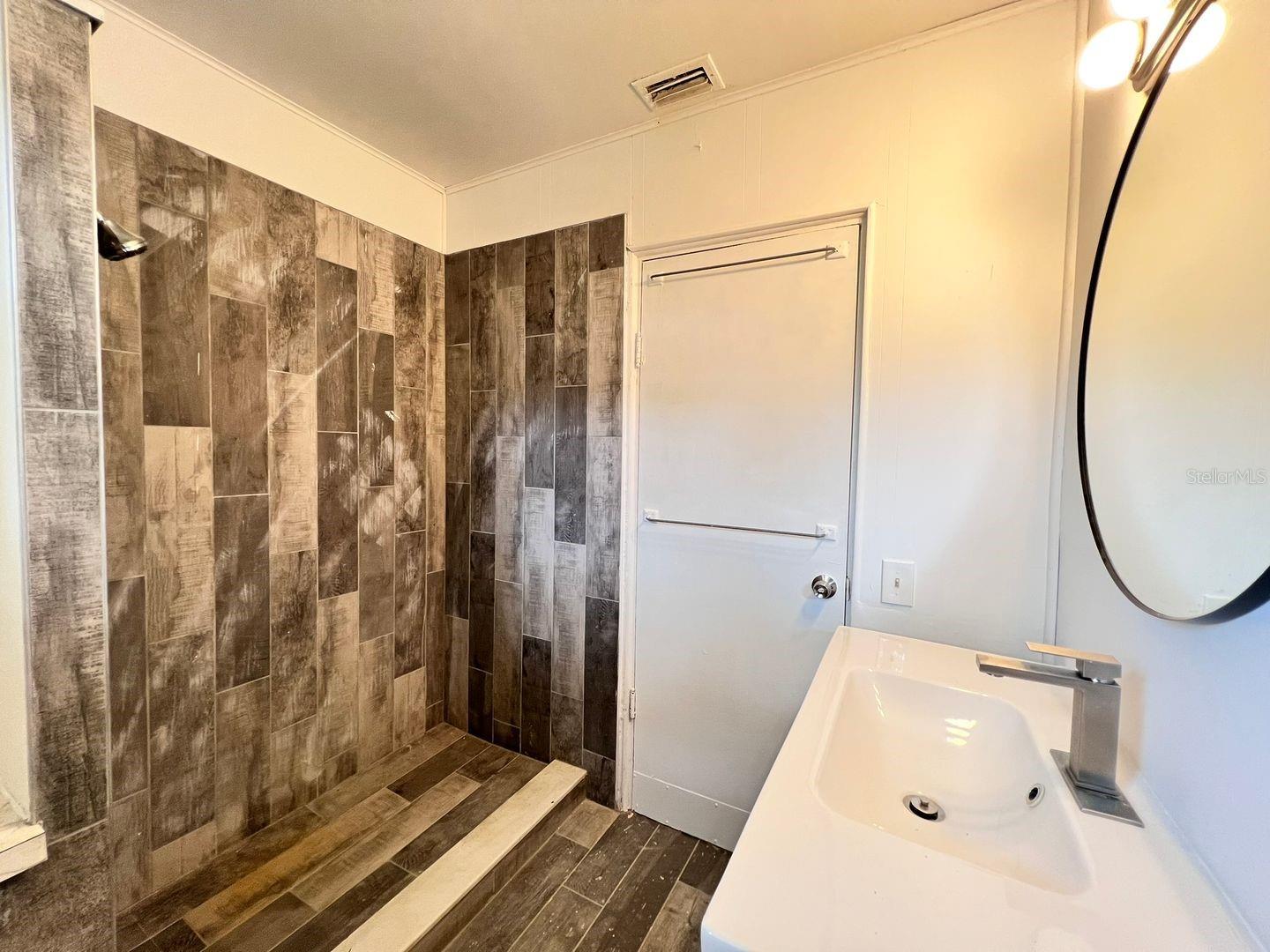 Image 16 of 19 For 107 Oakland Drive