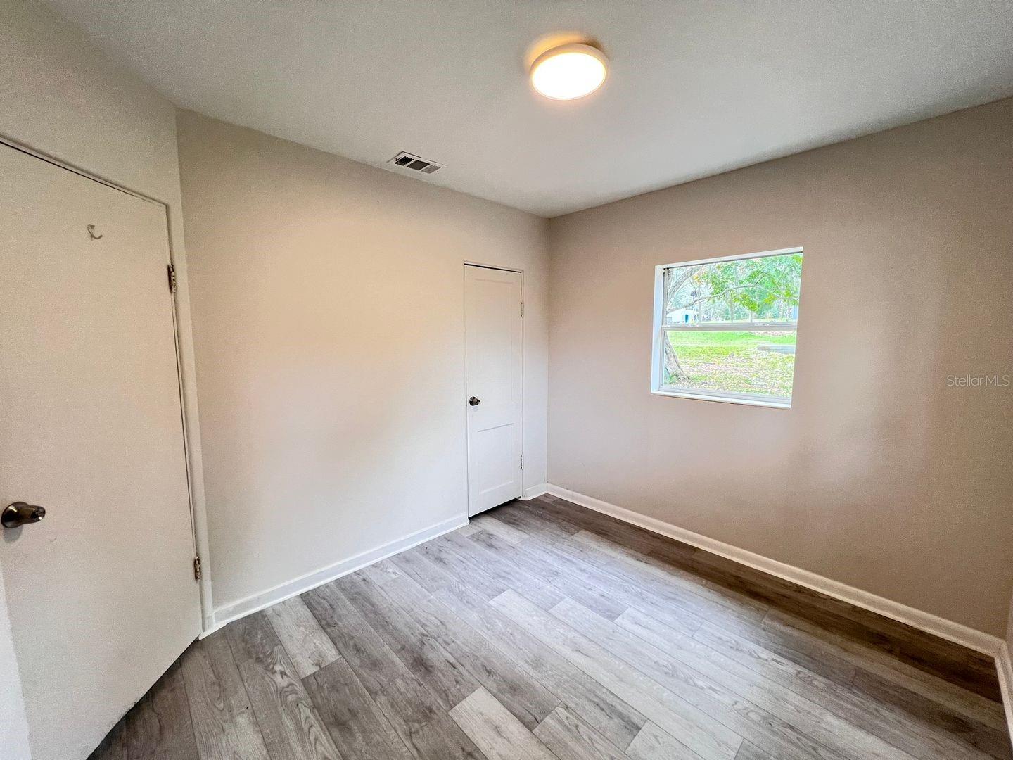 Image 17 of 19 For 107 Oakland Drive